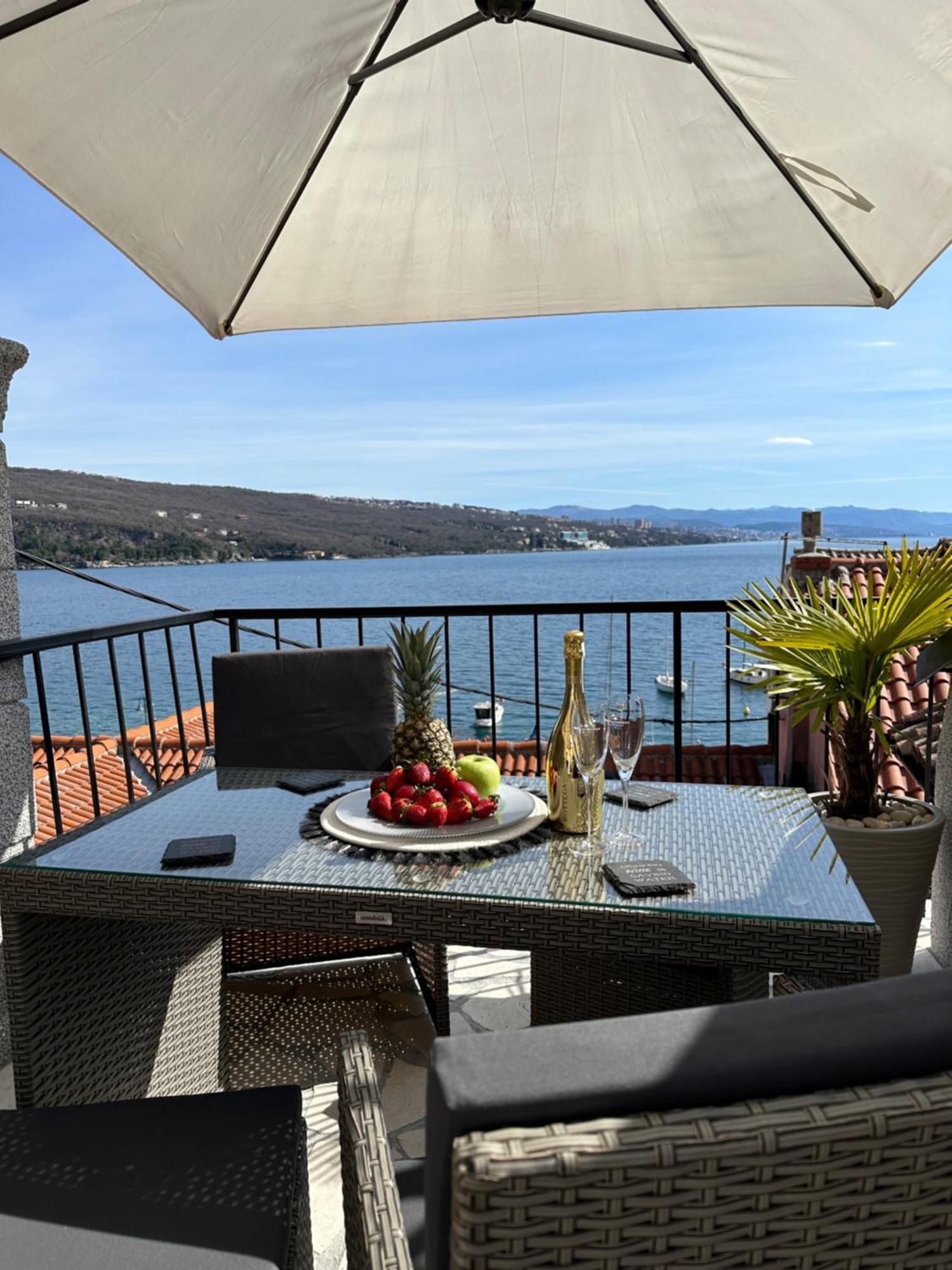 Villa Volos Apartment Karmen With Roof Terrace, Sea View, Free Private Parking Abbazia Esterno foto